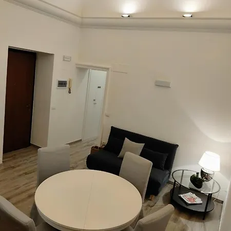 Christy Elegante Nel Centro Storico Di Apartment *