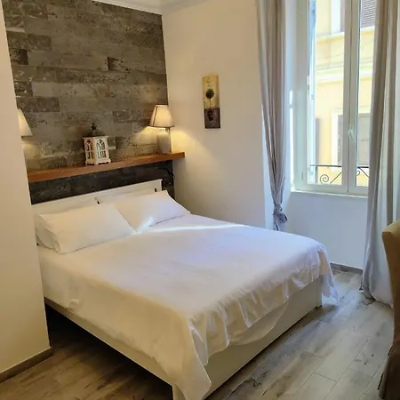 Apartamento Christy Elegante Nel Centro Storico Di Anzio